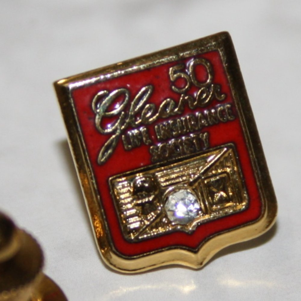 💎🔴 Vintage Gleaner Life Insurance Lapel Pin · 0.5" 🔴💎
